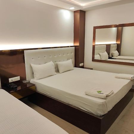 Hotel Apple Villa - New Delhi Exterior photo