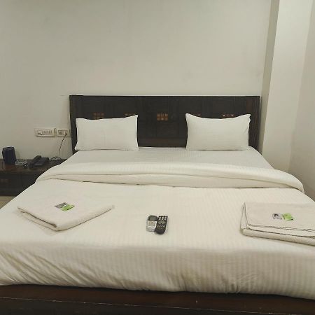 Hotel Apple Villa - New Delhi Exterior photo