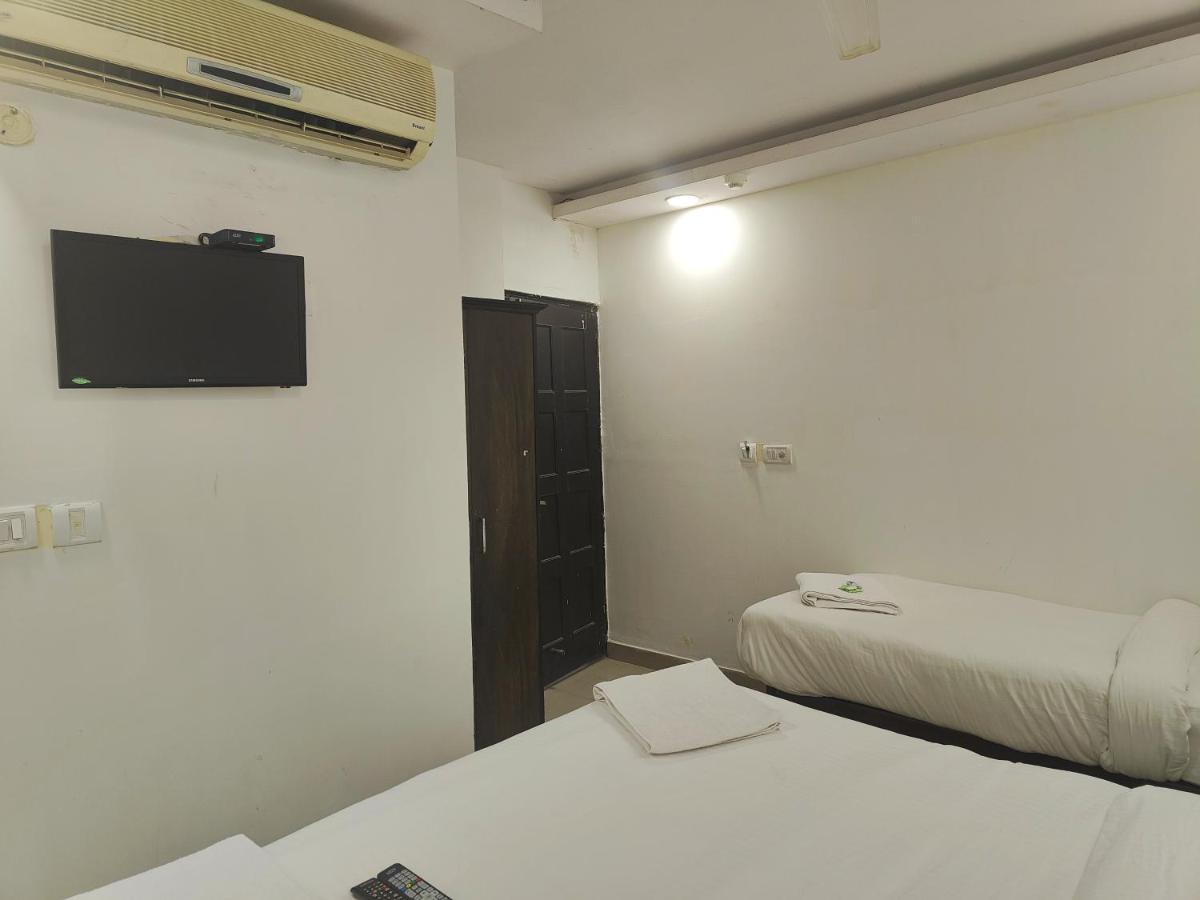 Hotel Apple Villa - New Delhi Exterior photo