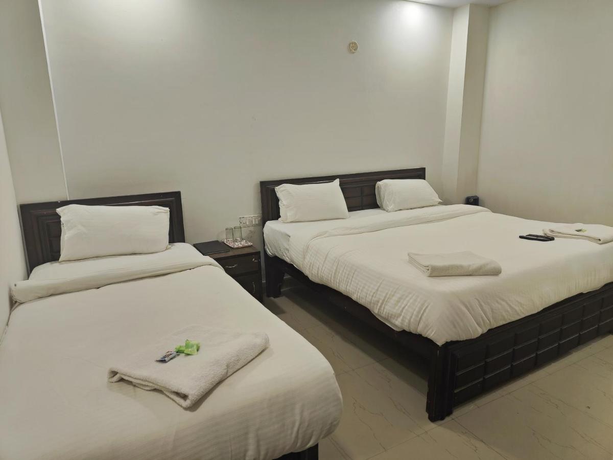 Hotel Apple Villa - New Delhi Exterior photo