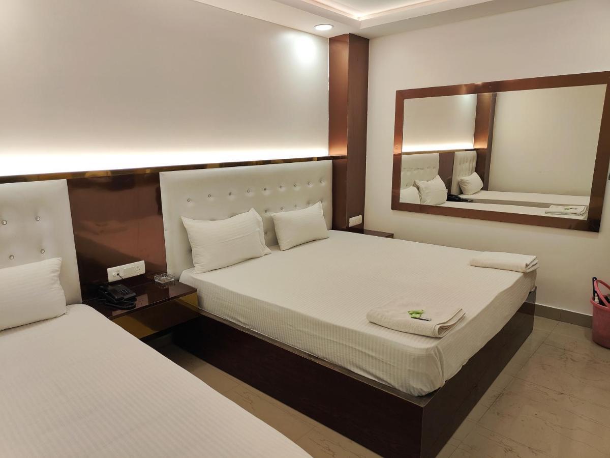 Hotel Apple Villa - New Delhi Exterior photo