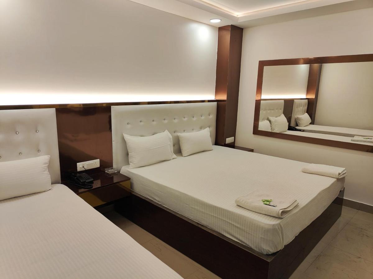 Hotel Apple Villa - New Delhi Exterior photo