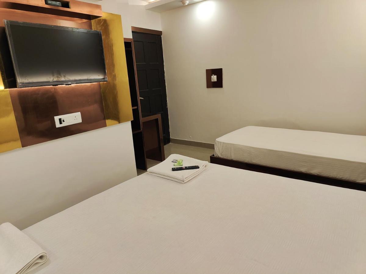 Hotel Apple Villa - New Delhi Exterior photo