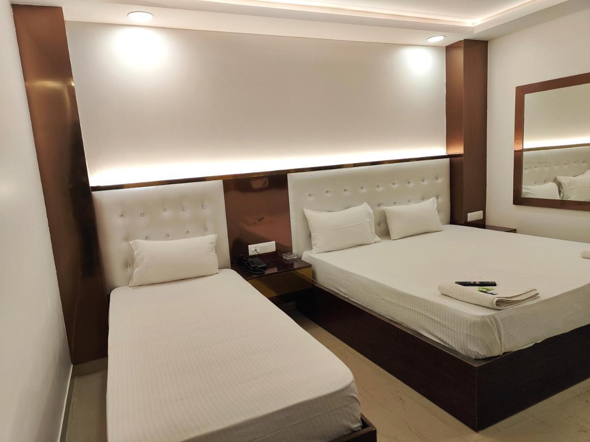 Hotel Apple Villa - New Delhi Exterior photo