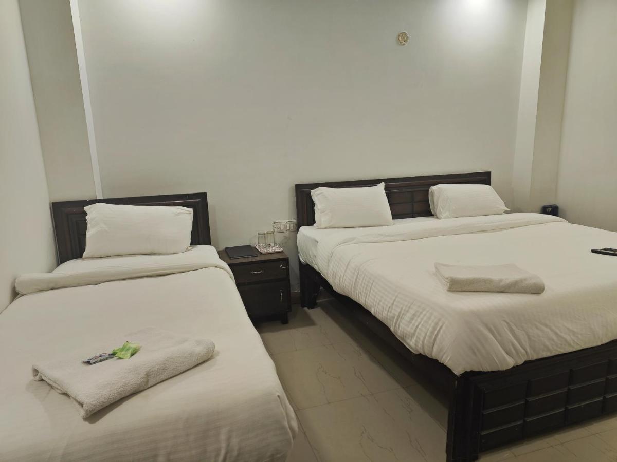 Hotel Apple Villa - New Delhi Exterior photo