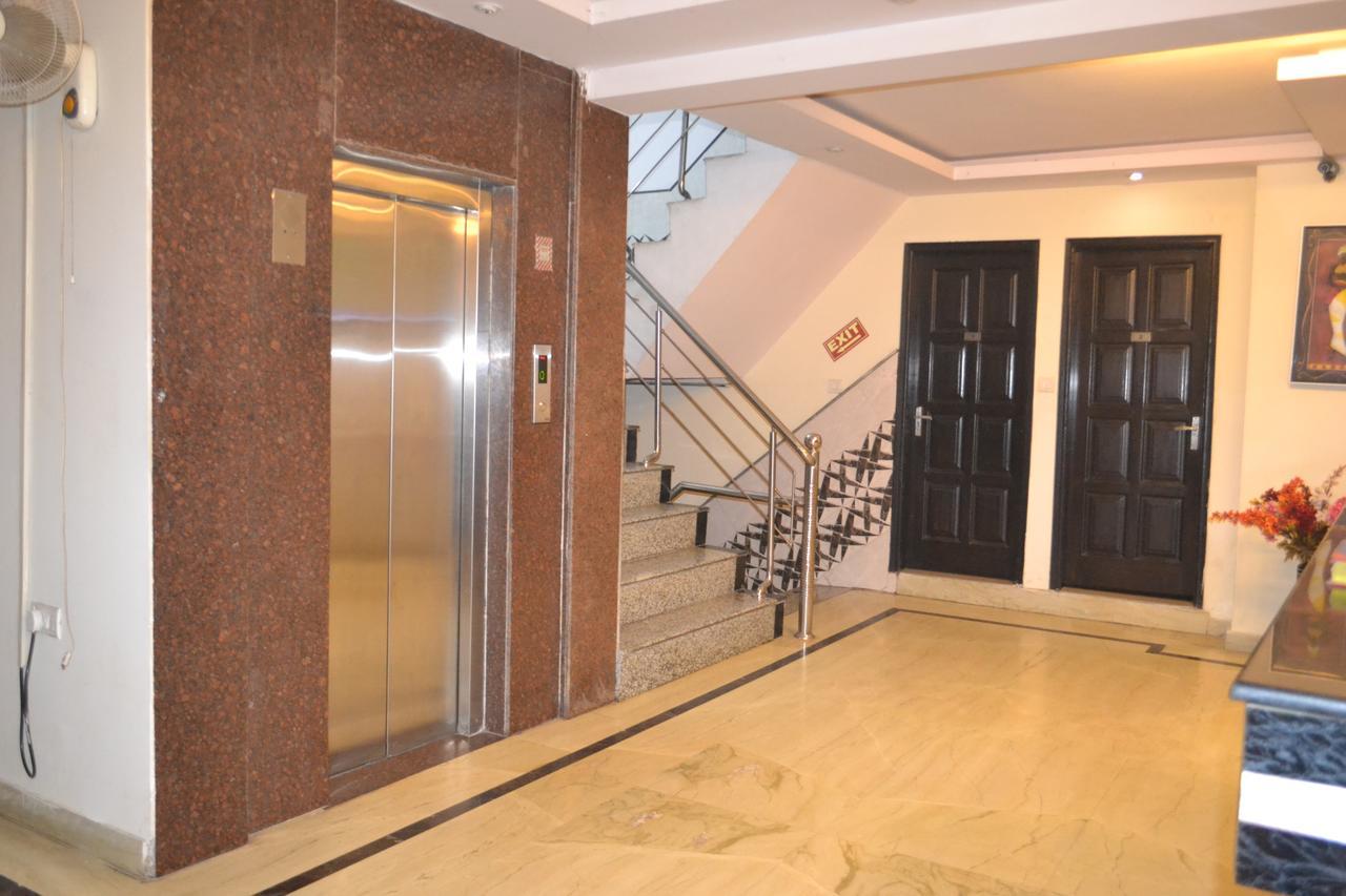 Hotel Apple Villa - New Delhi Exterior photo